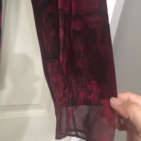 Women’s Large dressy velvet wine-red and black patterned cardigan full sleeves - Picture 2 of 5